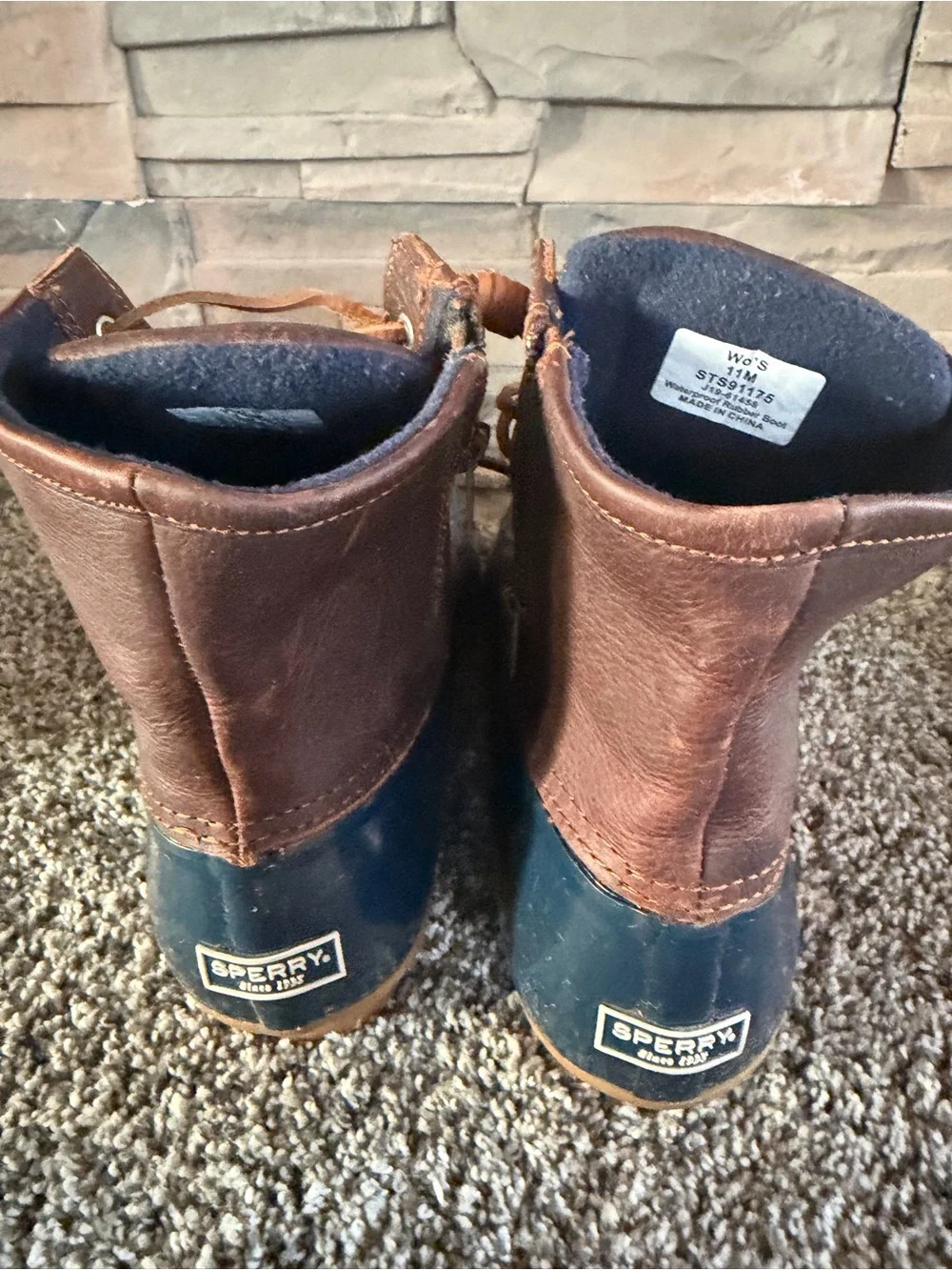 Sperry worn once